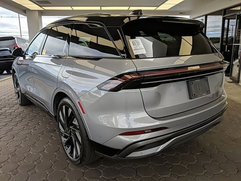 Certified 2024 Lincoln Nautilus Reserve w/ Equipment Group 202A image 7