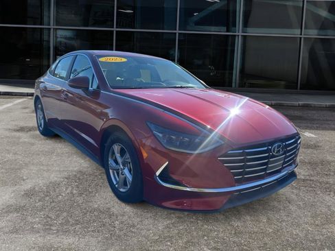Used 2023 Hyundai Sonata SE w/ Preferred Accessory Package image 3
