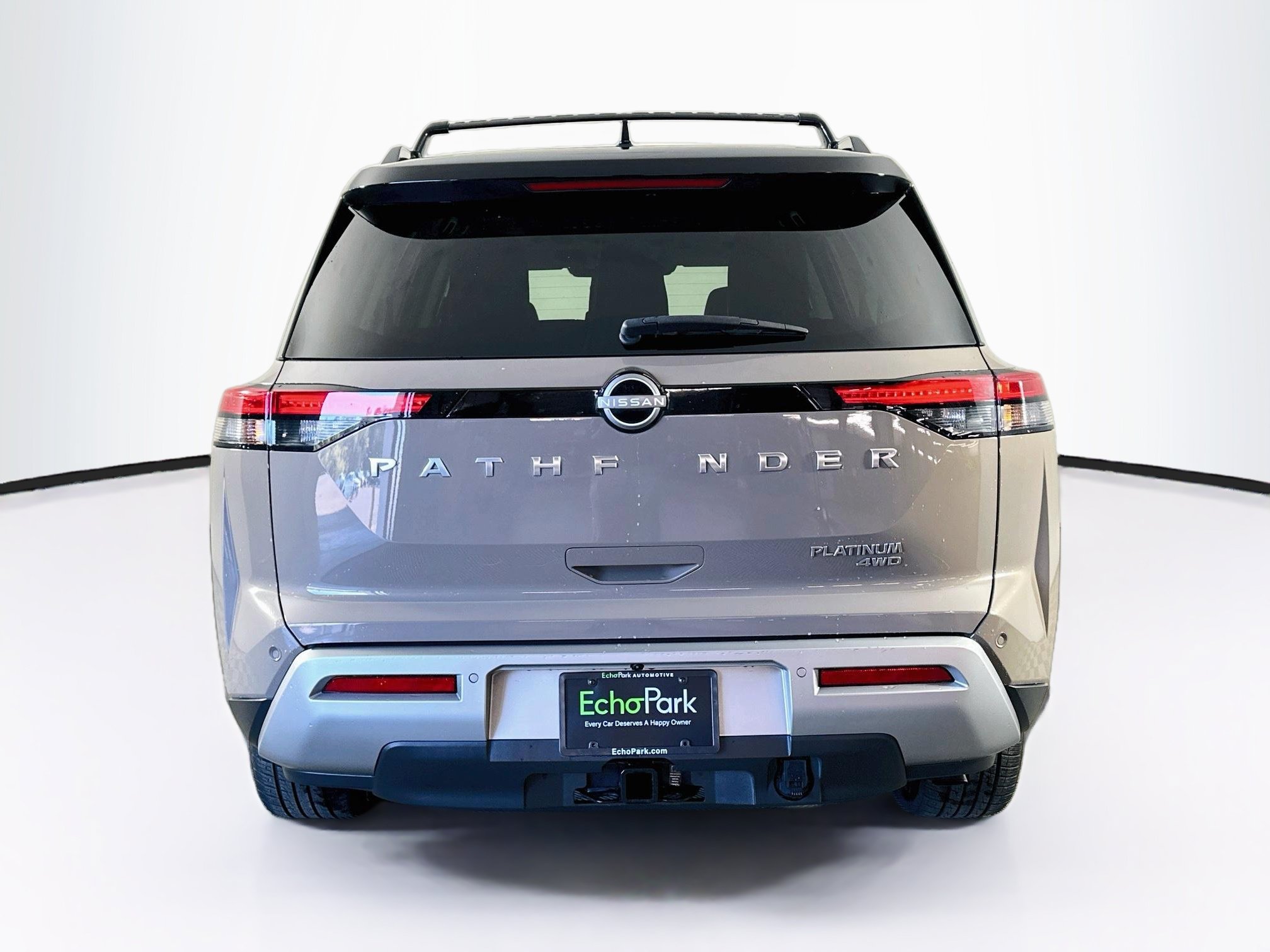 Used 2023 Nissan Pathfinder Platinum w/ Cargo Package AWD/4WD image 7
