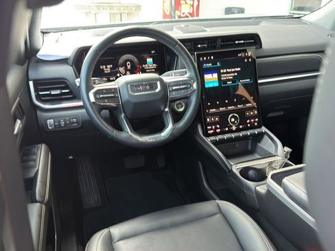 Used 2025 GMC Terrain Elevation w/ Elevation Premium Package AWD/4WD image 18