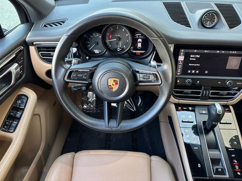 Used 2023 Porsche Macan image 15