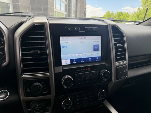 Used 2019 Ford F150 Lariat w/ FX4 Off-Road Package AWD/4WD image 25