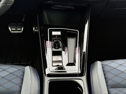 Certified 2025 Volkswagen Golf R Black Edition AWD/4WD image 14
