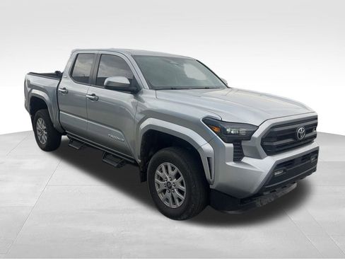 Used 2024 Toyota Tacoma SR5 AWD/4WD image 38