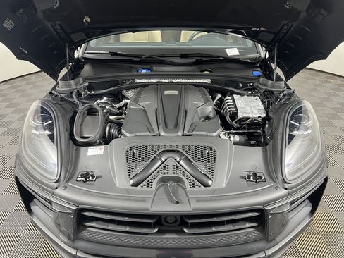 Certified 2024 Porsche Macan S AWD/4WD image 22