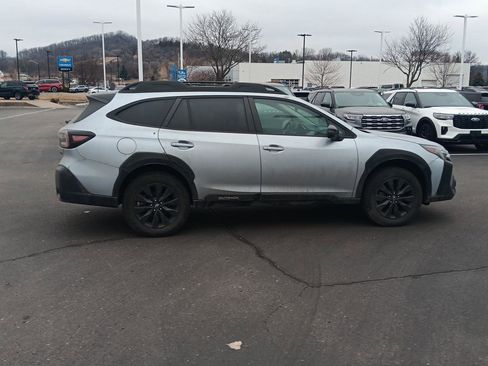 Used 2024 Subaru Outback Onyx Edition image 3