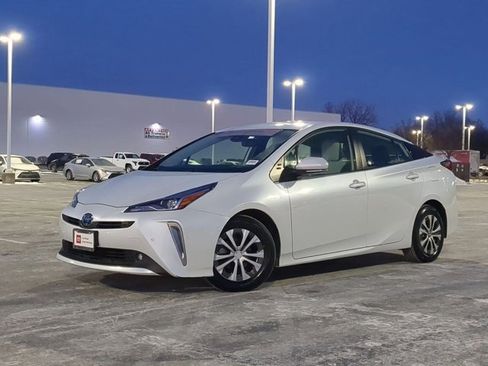 Certified 2022 Toyota Prius XLE image 2