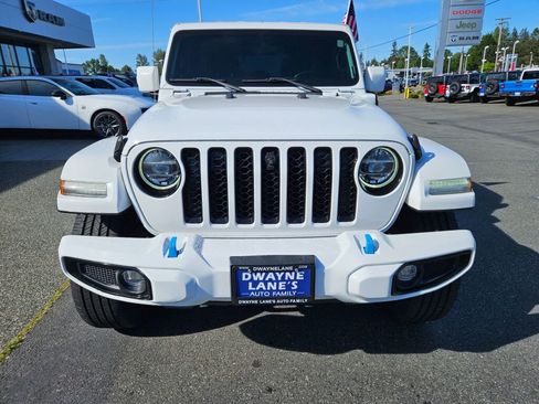 Used 2022 Jeep Wrangler Unlimited Sahara AWD/4WD image 8