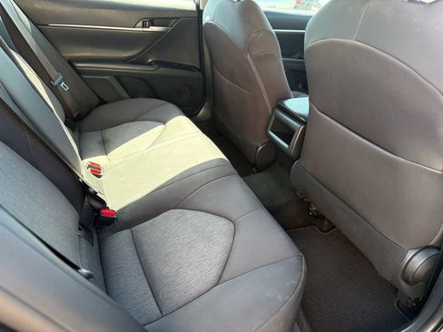 Used 2018 Toyota Camry LE FWD image 15