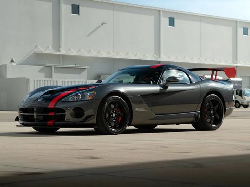 Used 2009 Dodge Viper ACR RWD image 3