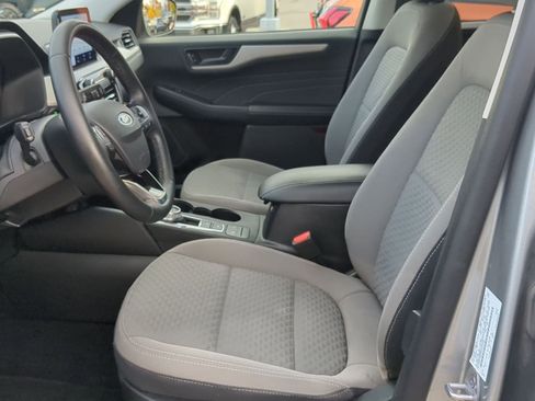 Used 2022 Ford Escape SE w/ Cold Weather Package image 19