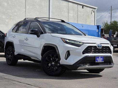 Used 2023 Toyota RAV4 XSE AWD/4WD image 2