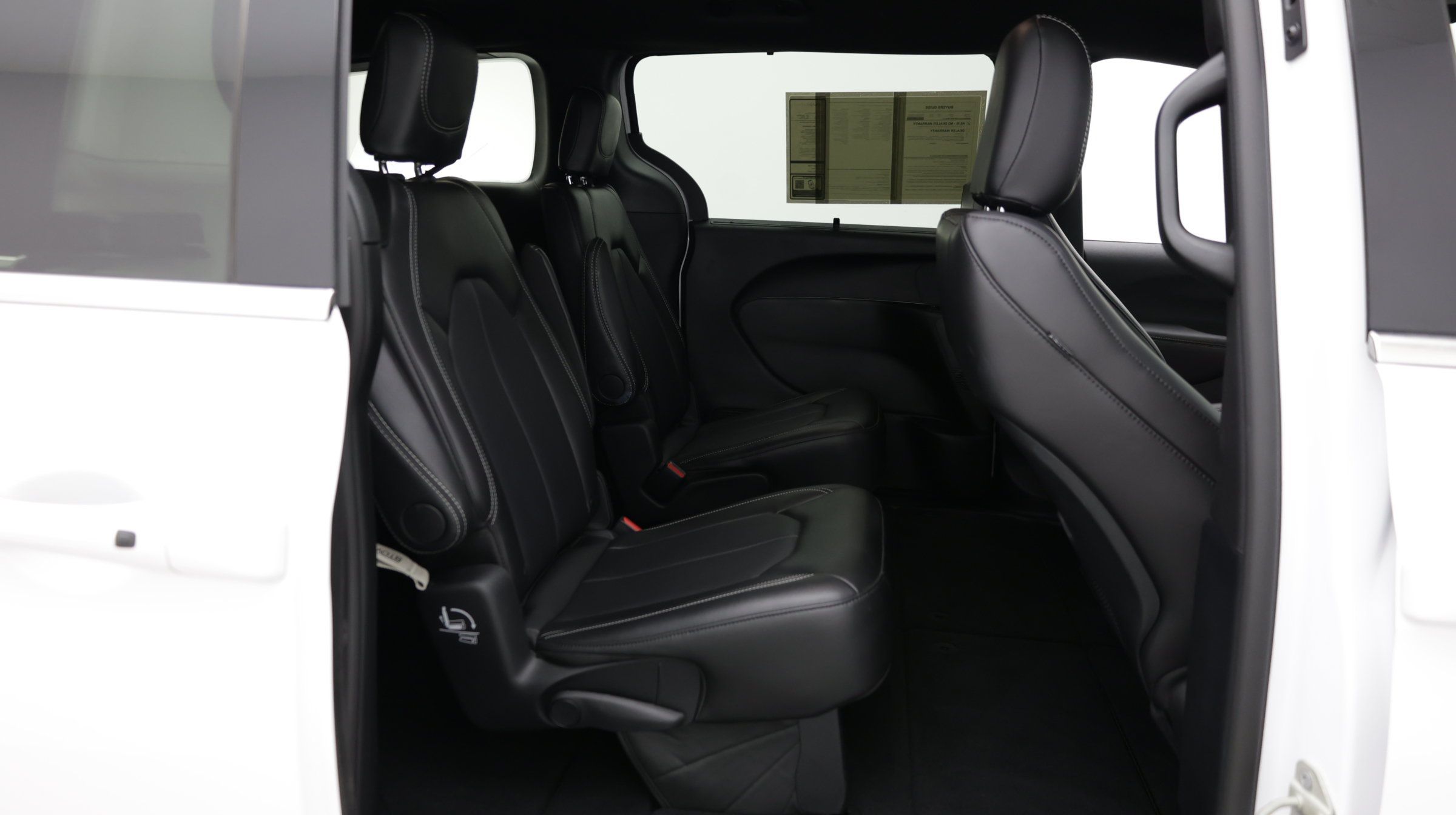 Used 2026 Chrysler Pacifica Select FWD image 36
