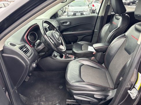 Used 2019 Jeep Compass Trailhawk AWD/4WD image 10