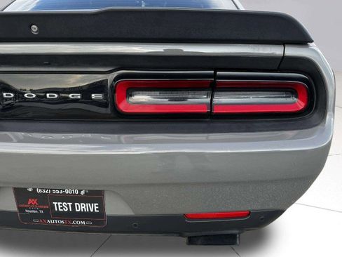 Used 2017 Dodge Challenger SXT Plus image 15