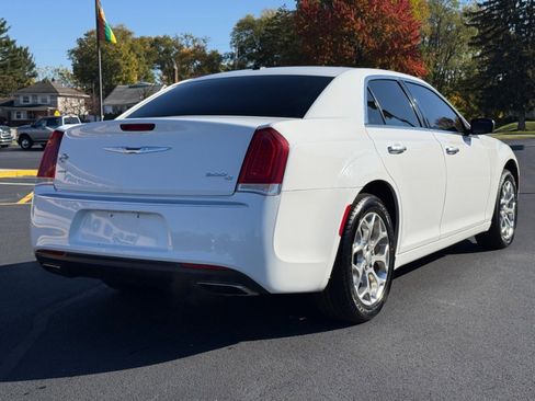 Used 2017 Chrysler 300 C Platinum image 8