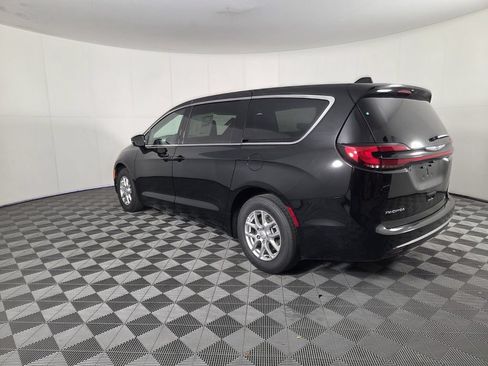 New 2026 Chrysler Pacifica Select FWD image 7