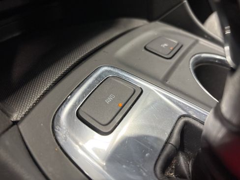 Used 2024 Chevrolet Equinox LT image 24