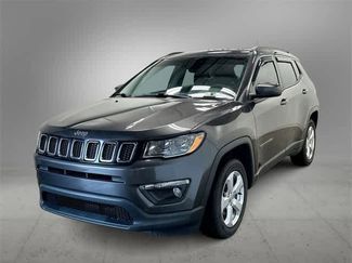 Used 2019 Jeep Compass Latitude w/ Cold Weather Group image 1