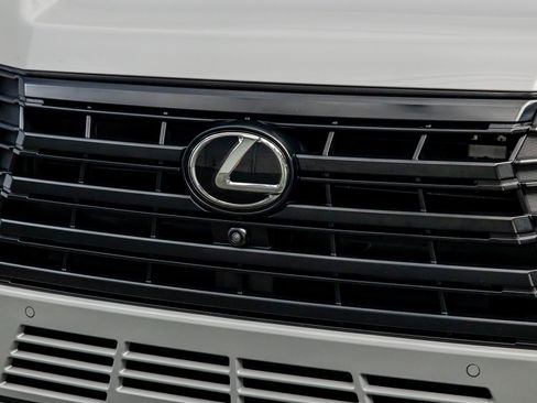 Used 2025 Lexus GX 550 image 4