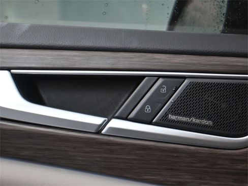 Used 2024 Volkswagen Atlas SEL Premium R-Line image 13