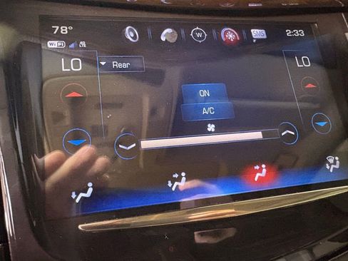 Used 2017 Cadillac Escalade Premium Luxury image 30