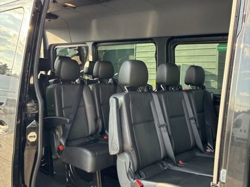 Used 2021 Mercedes-Benz Sprinter 2500 image 27