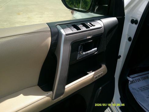 Used 2021 Toyota 4Runner Limited AWD/4WD image 9