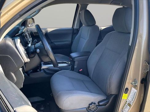 Used 2017 Toyota Tacoma SR5 w/ Tow Package image 20