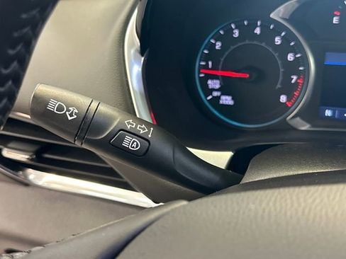 Used 2021 Chevrolet Traverse LT FWD image 35