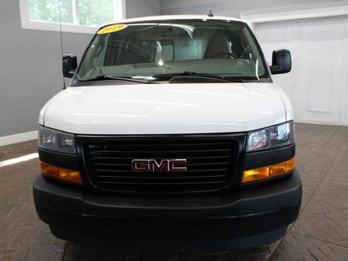 Used 2019 GMC Savana 3500 w/ Driver Convenience Package RWD image 2