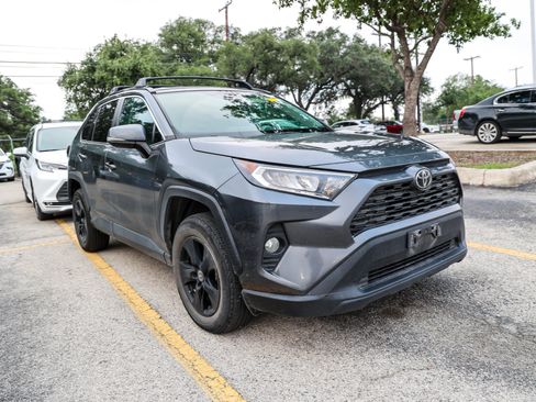 Certified 2021 Toyota RAV4 XLE FWD image 6