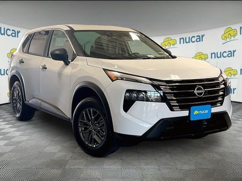 Used 2026 Nissan Rogue S AWD/4WD image 1