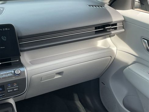 Used 2025 Hyundai Kona Limited image 15