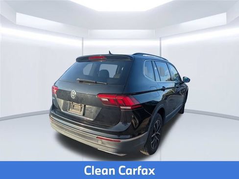 Used 2021 Volkswagen Tiguan SE FWD image 2