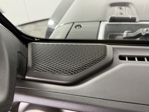 Used 2023 Jeep Gladiator Willys image 16