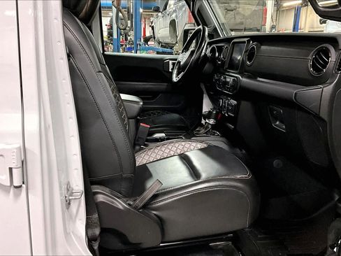 Used 2022 Jeep Wrangler Unlimited Sahara image 8