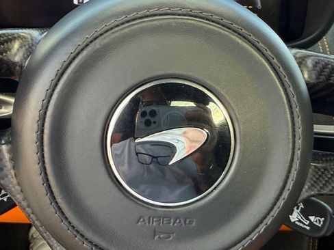 Used 2020 McLaren 570S Spider image 15