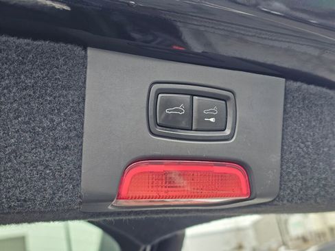 Used 2018 Porsche Cayenne Platinum Edition image 16