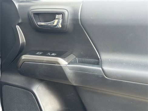 Used 2021 Toyota Tacoma TRD Sport image 29