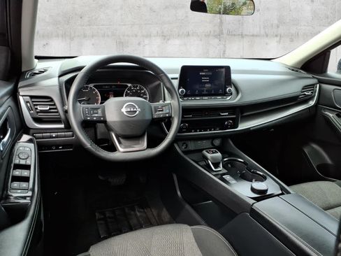 Used 2025 Nissan Rogue SV AWD/4WD image 5