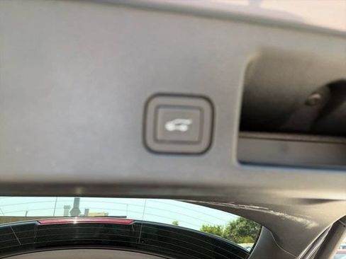 Used 2025 Chevrolet Equinox EV LT AWD/4WD image 19
