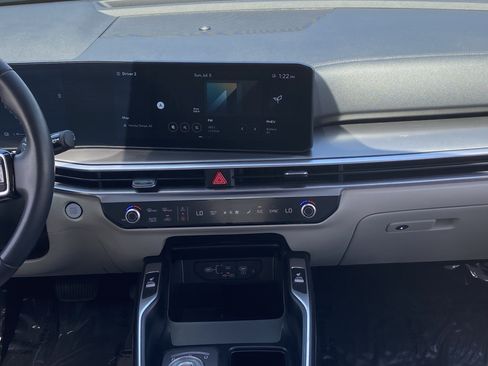 Certified 2025 Kia Sorento EX AWD/4WD image 12