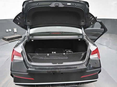 New 2026 Hyundai Elantra SEL Sport FWD image 13