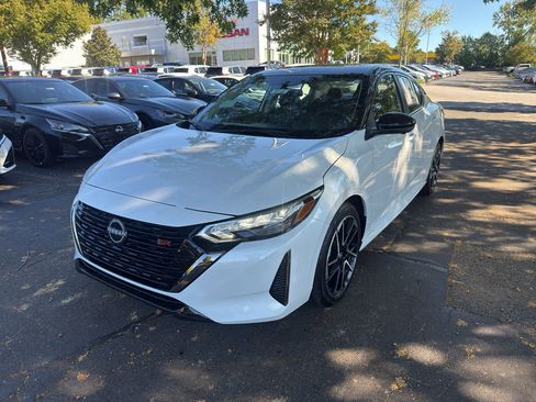 New 2025 Nissan Sentra SR image 3