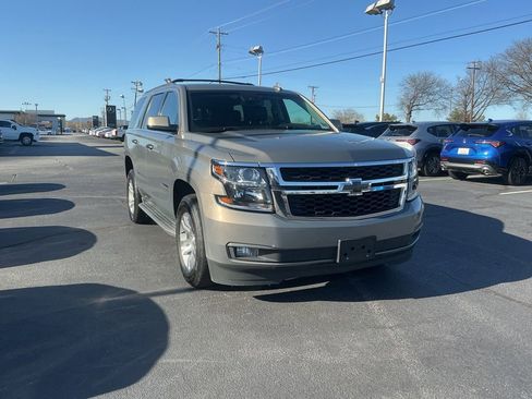 Used 2017 Chevrolet Tahoe LT w/ Luxury Package image 6