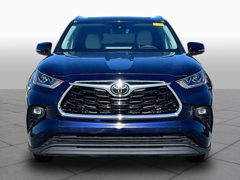 Used 2023 Toyota Highlander Limited image 4