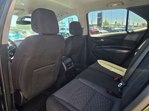 Used 2018 Chevrolet Equinox LT AWD/4WD image 11