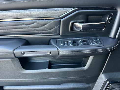 New 2025 RAM 3500 Limited image 11