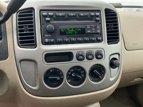Used 2003 Ford Escape Limited image 24
